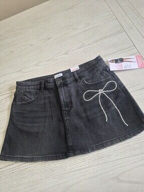 Mini Skirt Woman Millie Bobby Brown Sizd 6, Black Denim, In Coquette Style